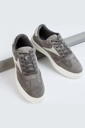 Lifestyle Men Woven Design Leather Sneakers
