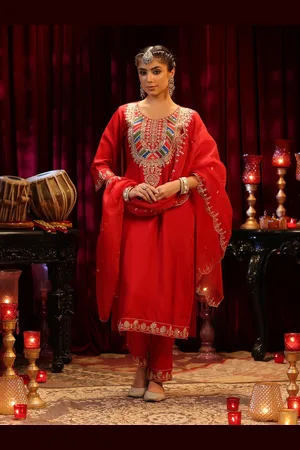 SCAKHI Ethnic Motifs Embroidered Sequinned Dupion Silk Kurta With Trousers & Dupatta