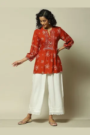 Rangriti Women Floral Printed Mandarin Collar Top