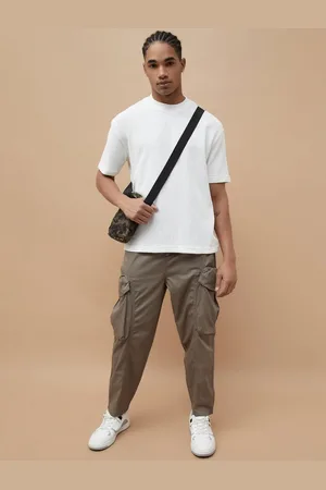 Lifestyle Men Drop-Shoulder Sleeves Applique T-shirt
