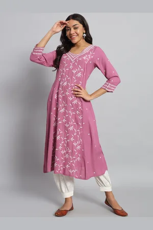 akheri Women Ethnic Motifs Embroidered Chikankari Kurta