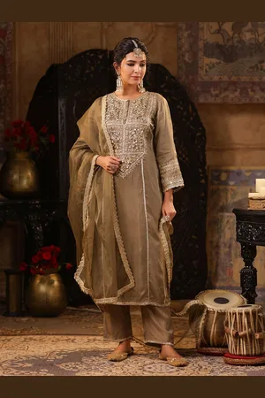 SCAKHI Ethnic Motifs Embroidered Gotta Patti Dupion Silk Kurta With Trousers & Dupatta