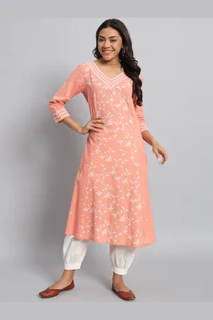 akheri Women Embroidered Chikankari Kurta