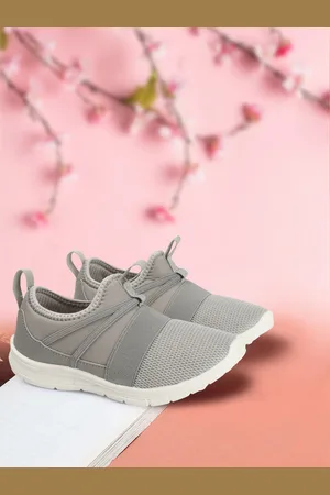 YK Boys Solid Slip-On Sneakers