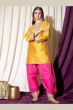 indo street Women Floral Embroidered Regular Thread Work Kurti with Trousers