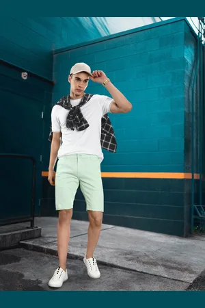 Highlander Men Green Solid Slim Fit Regular Shorts