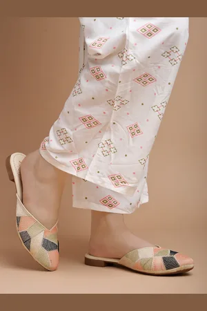 Shoetopia Women Synthetic Mules Flats