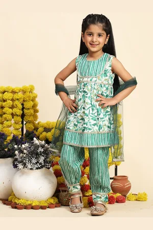 Cutiekins Girls Floral Printed Regular Gotta Patti A-Line Kurta With Salwar & Dupatta
