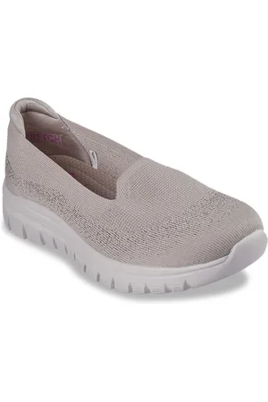 Skechers GRACEFUL - VIEW FINDER Women Solid Sneakers