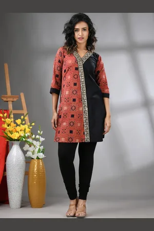 Charukriti Women Geometric Printed Kurta