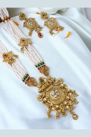 Anouk Gold-Plated Kundan-Studded & Pearl-Beaded Jewellery Set