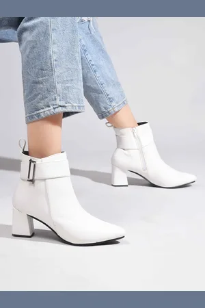 SHUZ TOUCH Women Buckle Detail Block Heel Boots
