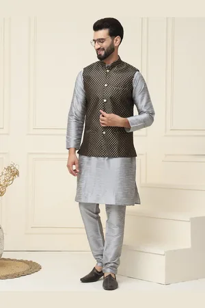 SOJANYA Men Grey Solid Kurta And Churidar With Jacket