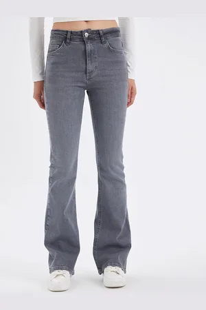 DeFacto Women Solid Mid-Rise Bootcut Jeans