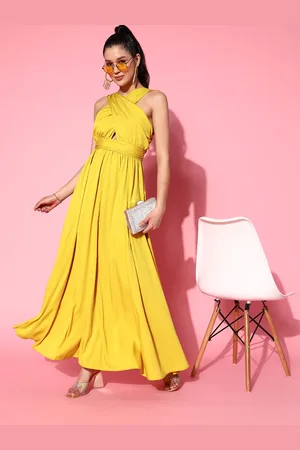 Berrylush Women Yellow Solid Vacay Attire