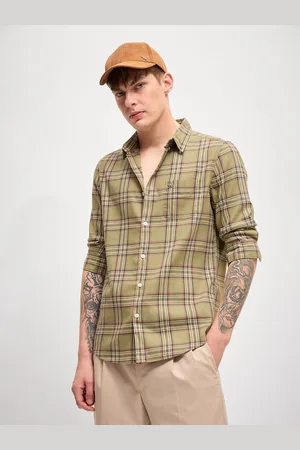 The Bear House Men Button-Down Collar Checked Cotton Slim Fit Casual Shirt