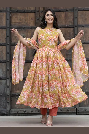 ASPORA Women Floral Printed Empire Sequinned Kurta with Trousers & With Dupatta