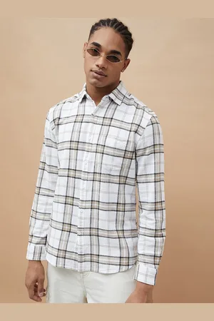 Lifestyle Men Spread Collar Tartan Checked Cotton Slim Fit Casual Shirt