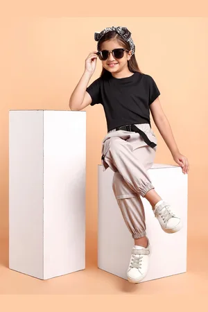 HERE&NOW Girls Round Neck Pure Cotton Solid Ribbed T-Shirt With Cargo Pant