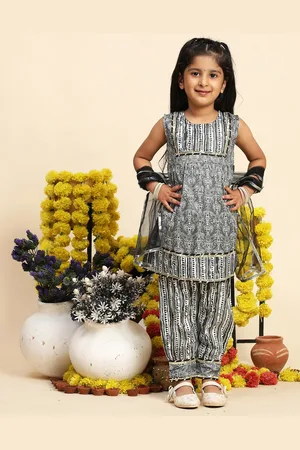 Cutiekins Girls Ethnic Motifs Printed Gotta Patti A-Line Kurta With Salwar & Dupatta