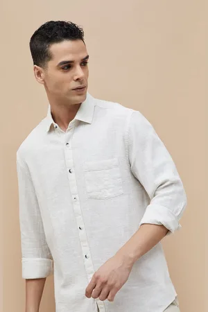 Lifestyle Men Cutaway Collar Solid Cotton Casual Shirt