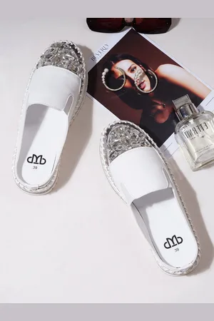 THE WHITE POLE Women Round Toe Lightweight Loafers