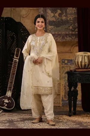 SCAKHI Ethnic Motifs Embroidered Chanderi Silk Kurta With Salwar & Dupatta