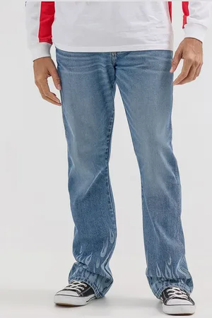 Wrangler Men Bootilicious Mid Rise Bootcut Clean Look Heavy Fade Stretchable Jeans