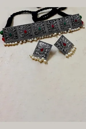 The Pari Sliver-Plated Stone-Studded & Beaded Jewellery Set
