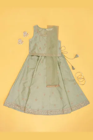 Pantaloons Girls Embroidered Sequinned Ready to Wear Lehenga & Blouse With Dupatta