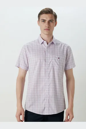 Louis Philippe Men Spread Collar Checked Cotton Slim Fit Casual Shirt