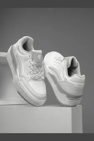 Red Tape Women Round Toe Memory Foam Sneakers