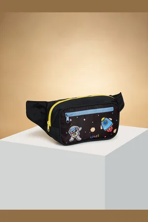 Pantaloons Boys Embellished Waist Pouch