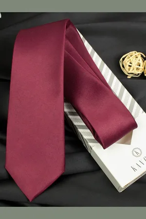 Kavove Men Solid Broad Tie