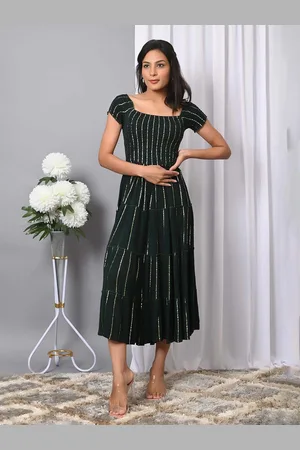 IQRAAR Women Fit and Flare Self Design Puff Sleeve Midi Dress