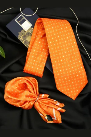 PELUCHE Men Printed Broad Neck Tie & Pocket Square Accessory Gift Set