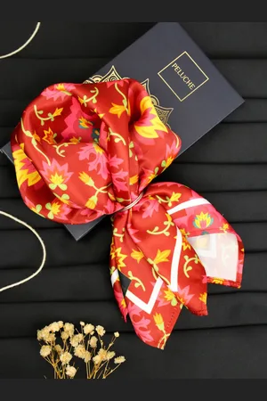 PELUCHE Floral Printed Pocket Square