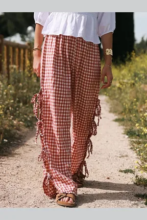 LULU & SKY Women Floral Printed Straight Fit Trousers