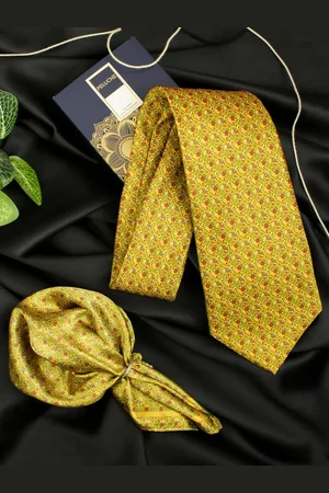 PELUCHE Men Floral Printed Broad Neck Tie & Pocket Square Accessory Gift Set
