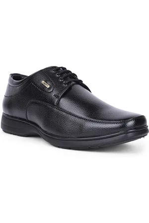 Liberty HOL 131E Men Solid Formal Derby Shoes