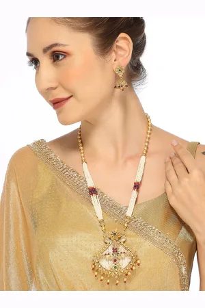 OOMPH Stone Studded & Beaded Floral Jewellery Set