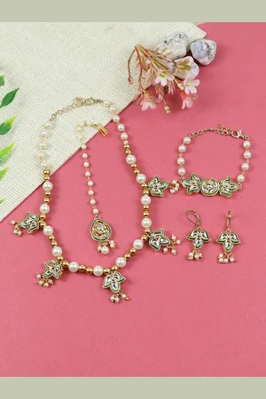 asthetika Girls Kundan Stone Studded & Beaded Necklace & Earrings Maang Tika Bracelet