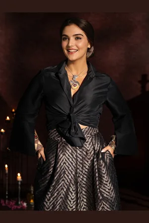 Ishin Shirt Collar Shirt With Embellished Flared Trousers