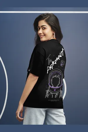 Bewakoof Women Printed Drop-Shoulder Sleeves Pure Cotton Oversize T-shirt