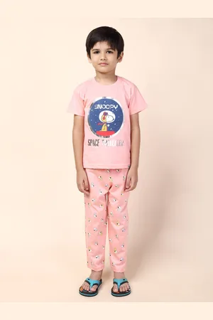 Moms Love Boys Printed T-Shirt With Trousers