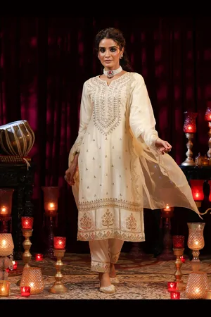SCAKHI Ethnic Motifs Embroidered Sequinned Dupion Silk Kurta With Trousers & Dupatta