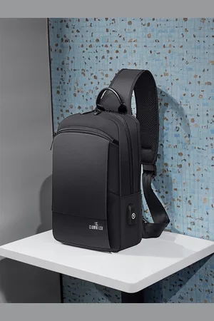 THE CLOWNFISH Unisex Black Backpack with USB Charging Port