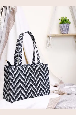 Bagsy Malone Women Textured Swagger Shoulder Bag