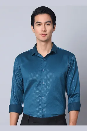 Majestic Men Modern Spread Collar Solid Slim Fit Formal Shirt