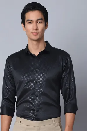 Majestic Men Modern Spread Collar Solid Slim Fit Semiformal Shirt
